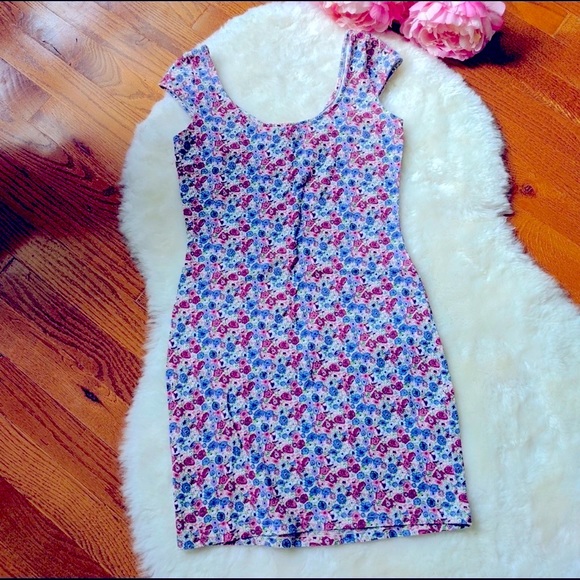 💥 Divided by H&M 🌸 Floral stretchy mini-dress - Picture 1 of 6